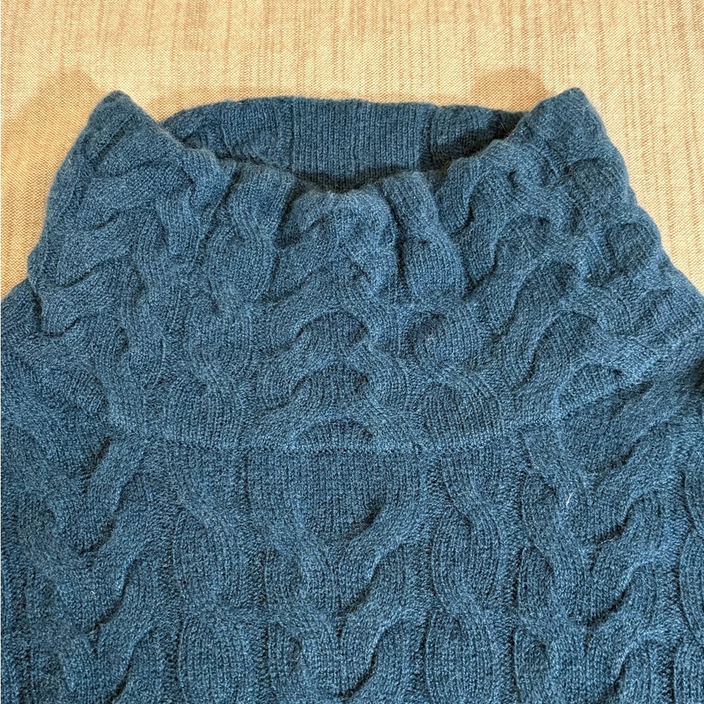♥️Garnet Hill Cashmere Cabled T-Neck - Picture 4 of 15